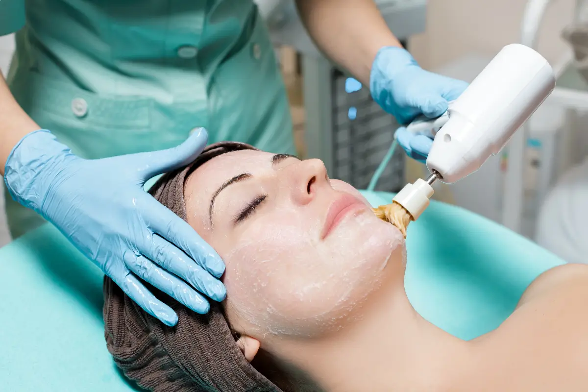 Peeling mecânico facial